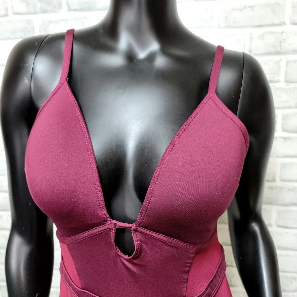 Kenneth Cole New York Burgundy Mesh‎ Panel One Piece Swimsuit VNeck Cutout Back
